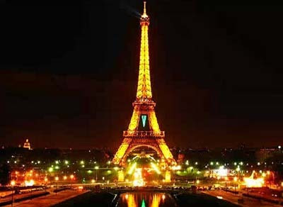 出国玩要注意啦!当众接吻可能会坐牢的哦! - 博