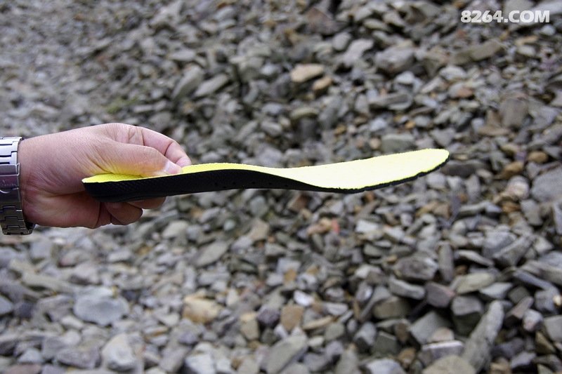 什么减震鞋垫好用 22044593e9q2i5ivs9isho.jpg!t3w825h0