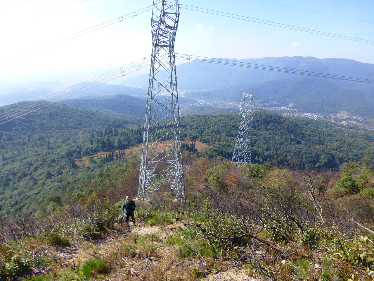 渺小 - 昆明安宁笔架山穿越