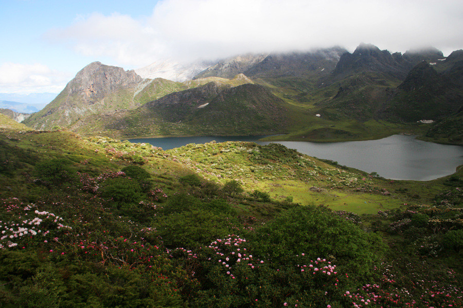 哈巴雪山大环线徒步路线-哈巴雪山虎跳峡徒步
