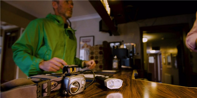 ������Ʒ�ơ�Fenix����ȫ�����ȵĻ����˶�����Ʒ������Ƭ