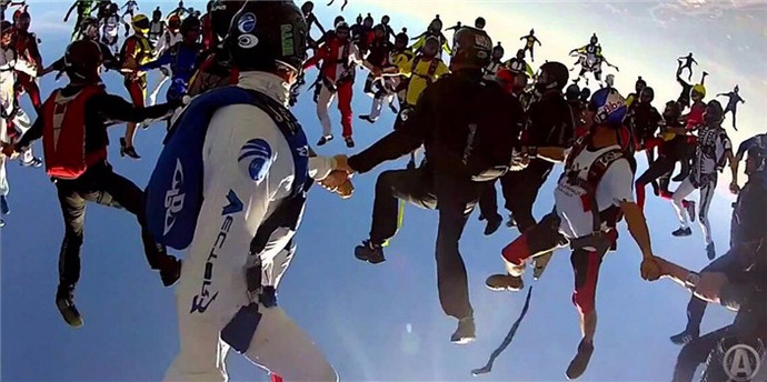 �������˶���һȺ���ڿ�����ɡ��ʢ��������Ҫһ��ô��