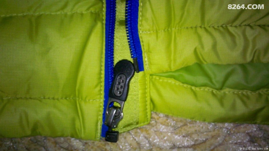 一件巴塔排骨,一件北面冲锋衣。大家给看看东