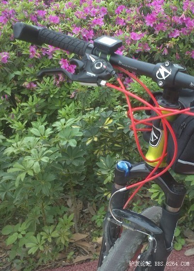 低端前叉伤不起,给它穿件衣服。有线码表变无