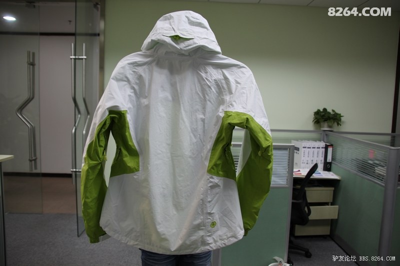 白菜价300元包邮!凯乐石冲锋衣直销价,男款猎