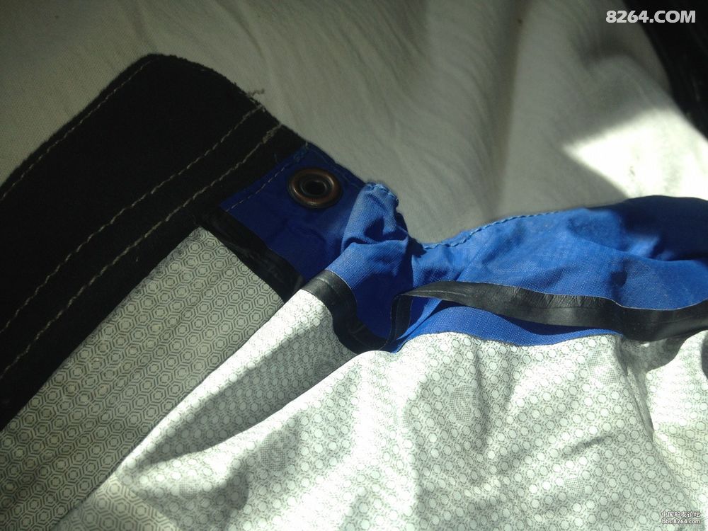 衣服上的压胶条与衣服分开咯 如何是好 - 装备