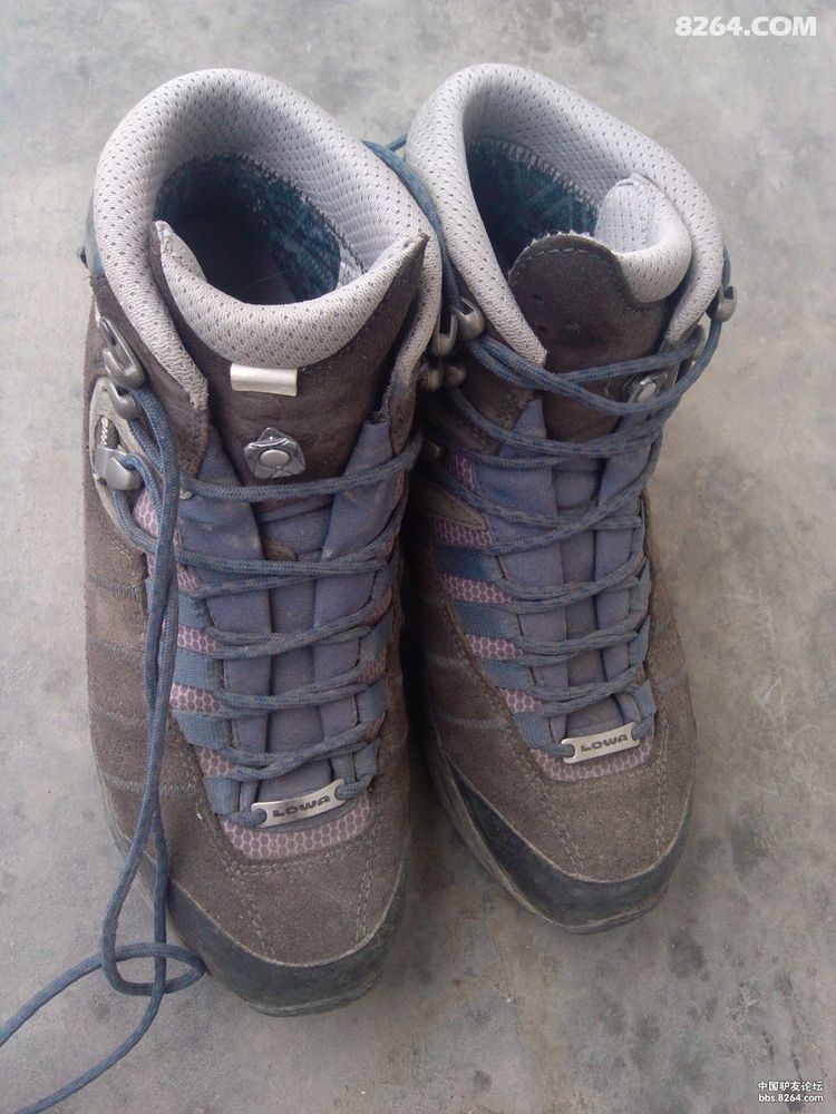 自刀出一双40码Lowa登山鞋、Julbo顶级高山镜