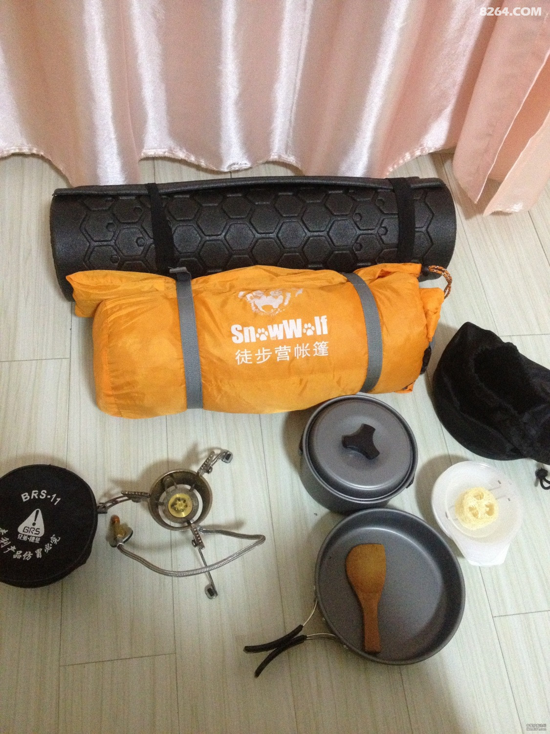 出一套露营装备(雪狼徒步营帐篷、普尔兰德六