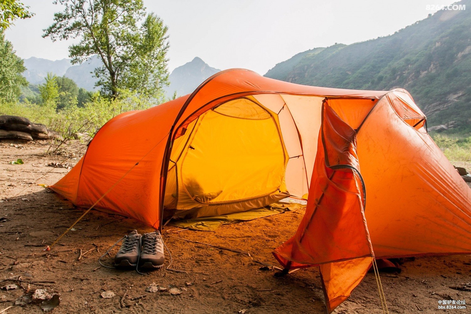 出全新酒红色自由之魂云途隧道帐 - 第1页