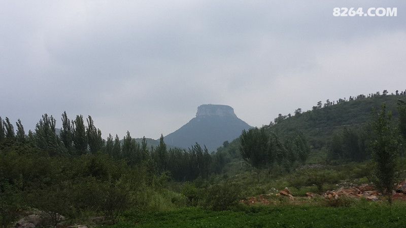 23号《抱犊崮》君子峰 400米山洞穿越《红叶