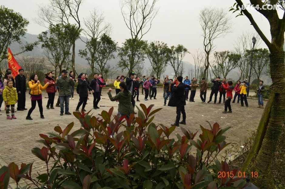 -虎峰山-水天池-为31日夜-群5周年庆-集体舞-小