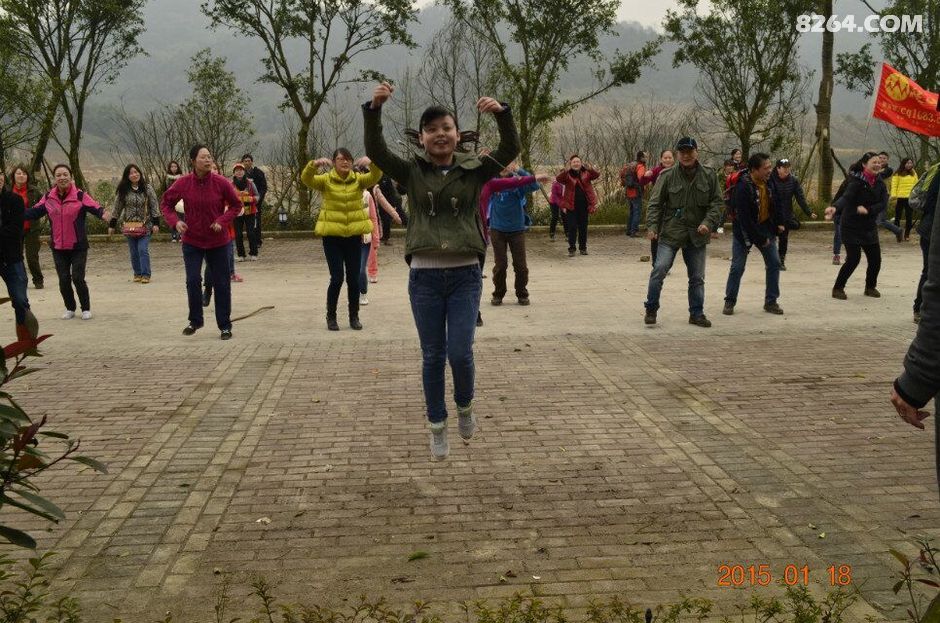 -虎峰山-水天池-为31日夜-群5周年庆-集体舞-小