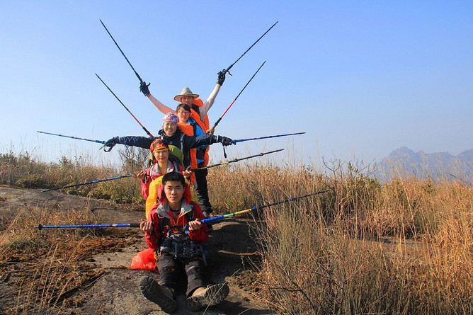 背起行囊走远方,3旅陪你去闯荡,住在牛棚里,闻