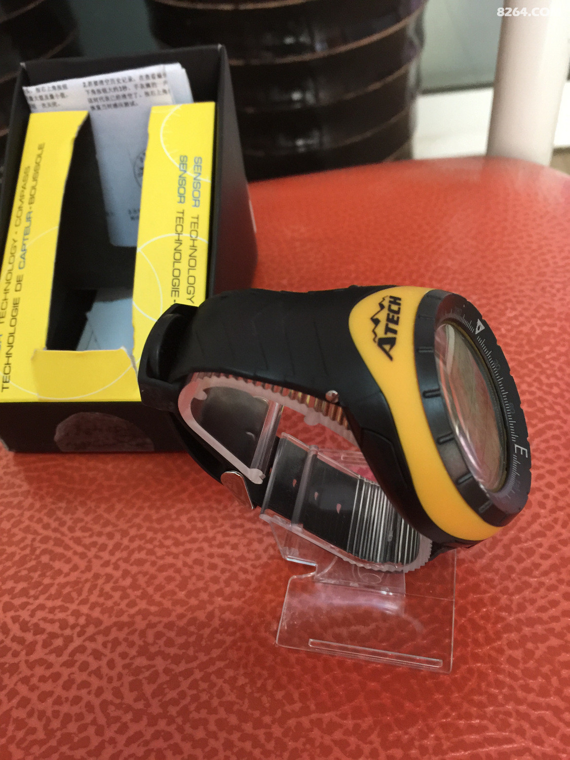 户外登山海拔仪高度气压计温湿度钓鱼天气预报