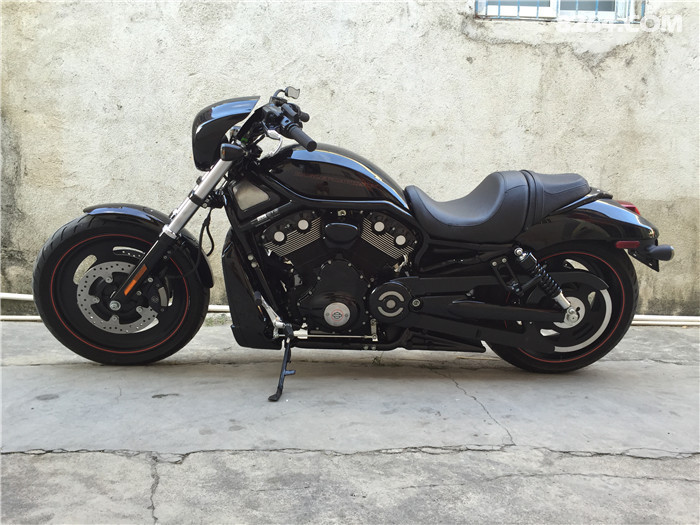 低价出售二手哈雷摩托车硬汉 戴纳街霸 肥仔 软