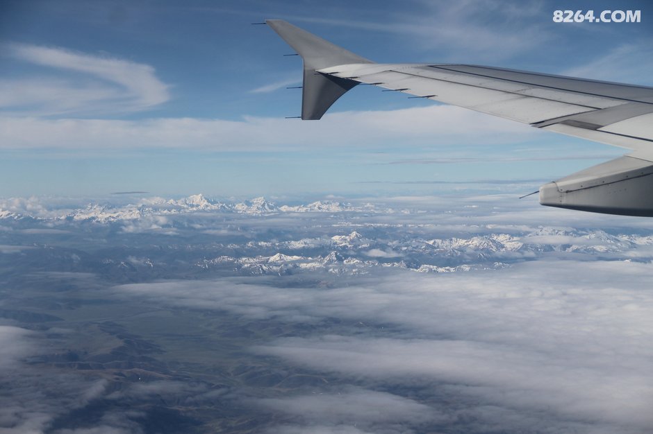 求大神鉴定!成都飞林芝航班上拍到的是梅里雪