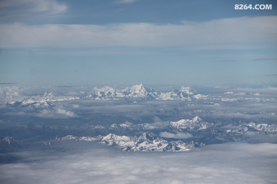 求大神鉴定!成都飞林芝航班上拍到的是梅里雪