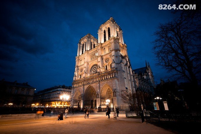 冬日巴黎的温度 塞纳河 跨年 新年游行
