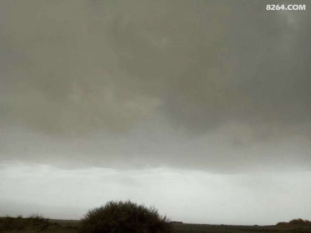 一个人徒步穿越罗布泊