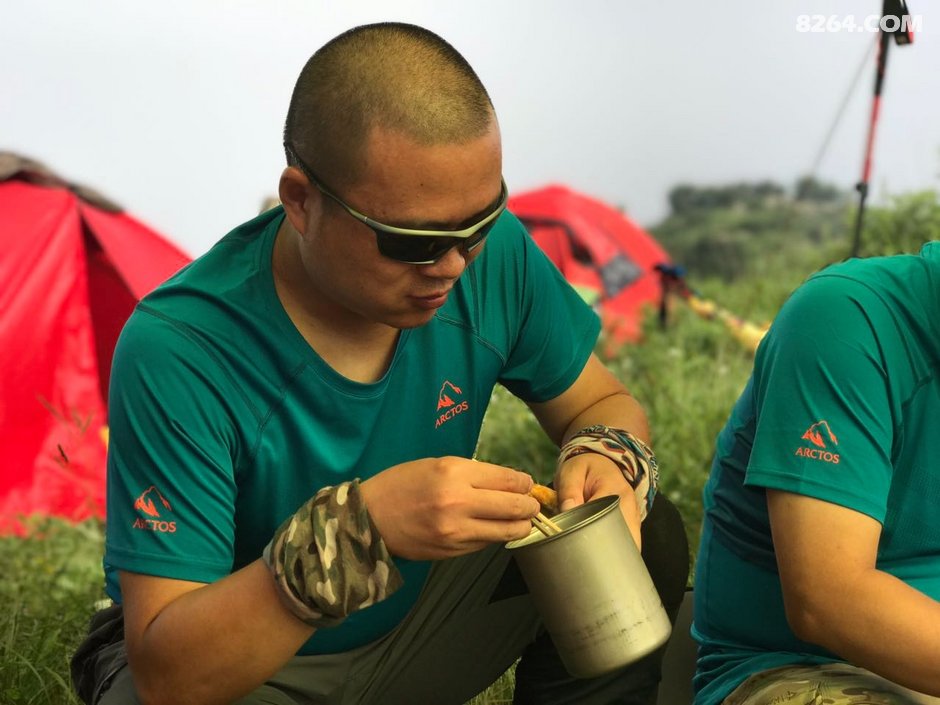 硬汉连魅力记录-舌尖上的户外第一季