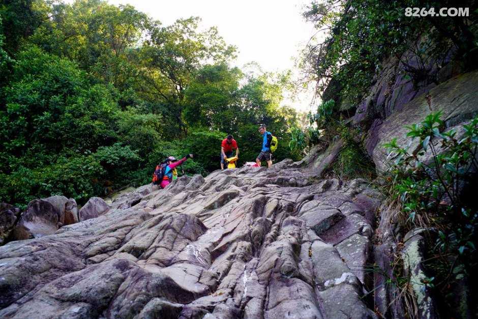 肇庆醉美--逆流而上、团结协作、攀岩涉水、拉