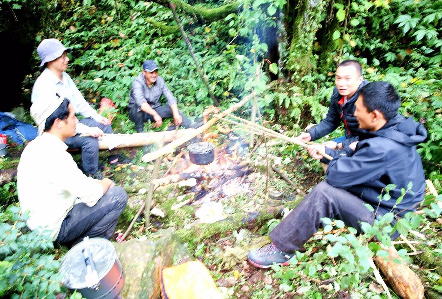 放下贪世念,心净出轮回。一蒿赴江湖,天下皆通