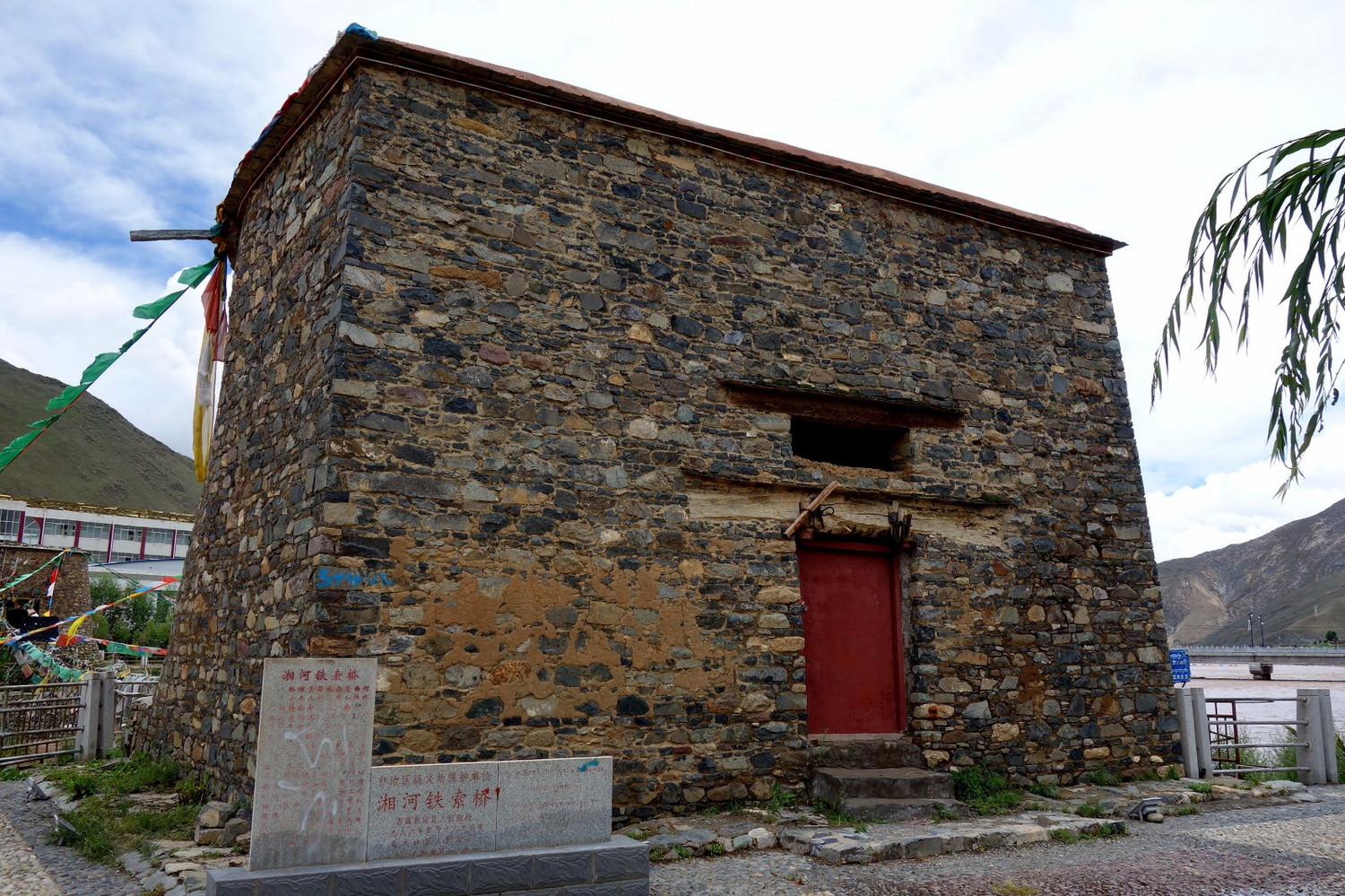 这回真的死了,回来就是来体验一下活着的乐趣