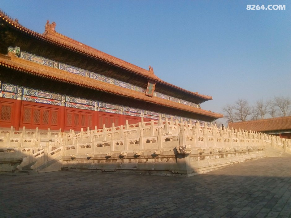 参天古柏迎宾客,巍峨太庙不寻常,游北京劳动人