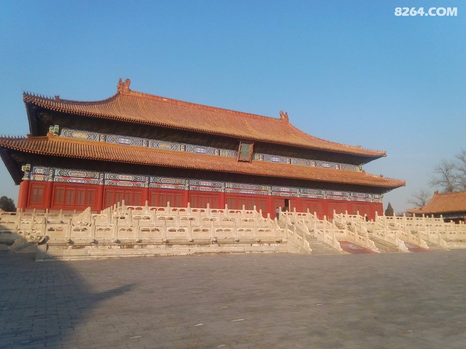 参天古柏迎宾客,巍峨太庙不寻常,游北京劳动人