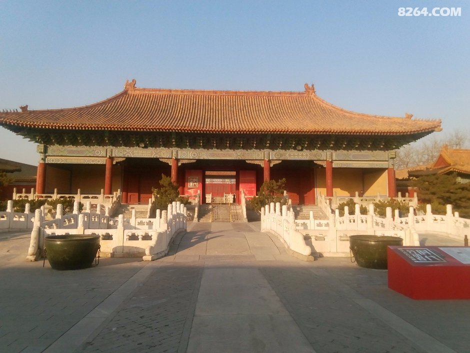 参天古柏迎宾客,巍峨太庙不寻常,游北京劳动人