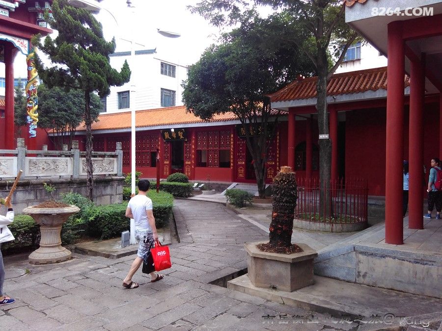 南岳衡山烧香拜佛许愿很灵验大庙还愿磕头注意