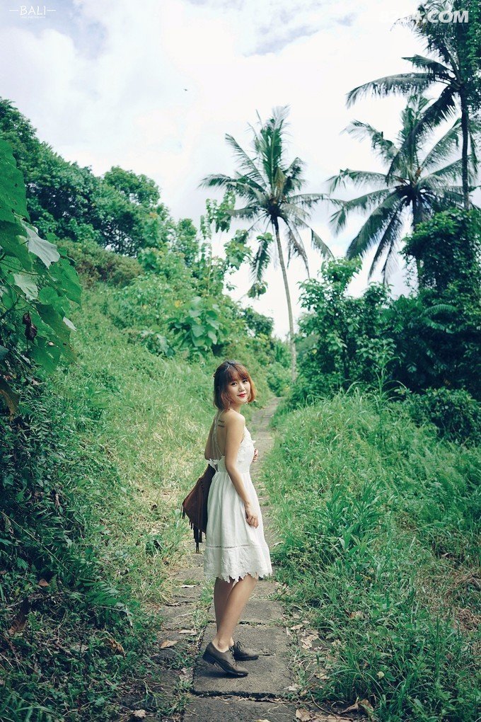 Bali丨浸满雨水与酒精,祈祷美食和爱情