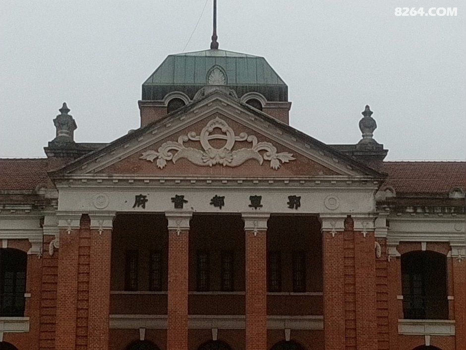 清明前参观辛亥革命武昌起义纪念馆