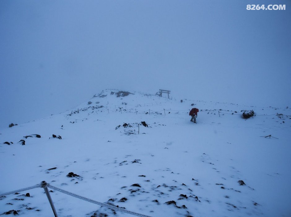 富士山下雪了,突然就决定去看看