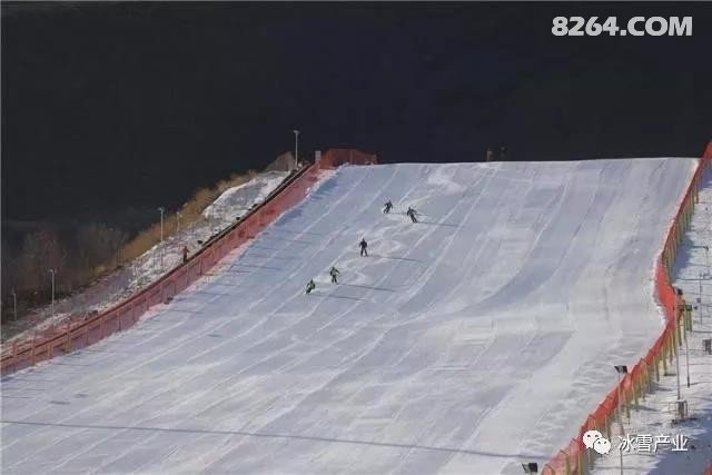 北京海淀区最大冰雪体育公园正式营业,可同时