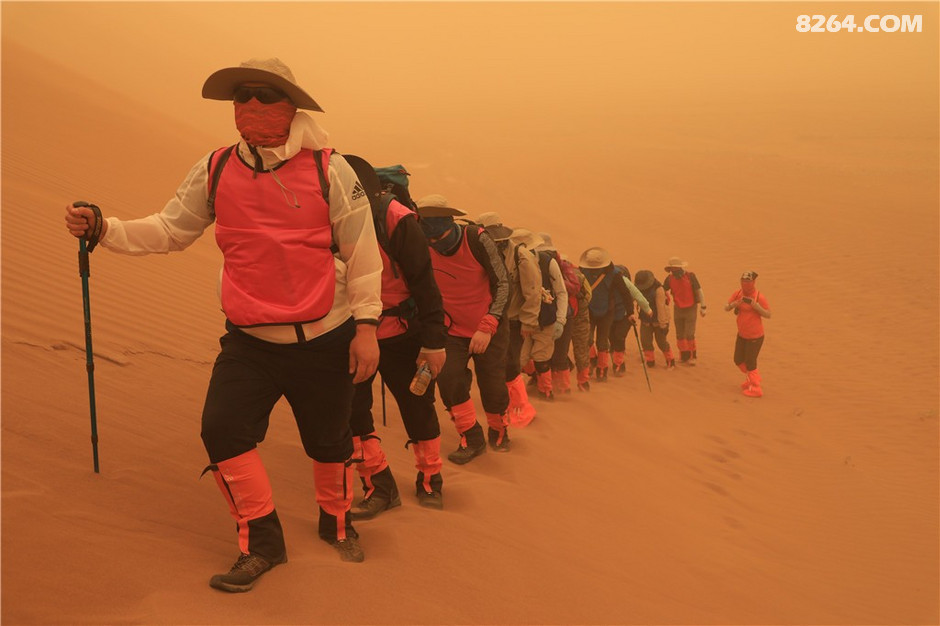 戈壁徒步88km无人区穿越