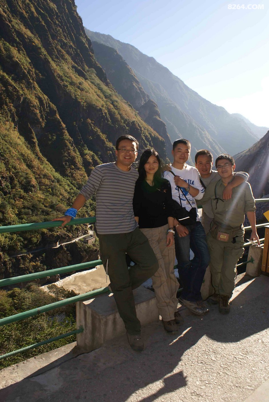 崩(虎跳-冰湖-神瀑-神湖-尼农。)(终于写完了)