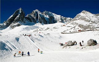 玉龙雪山滑雪场