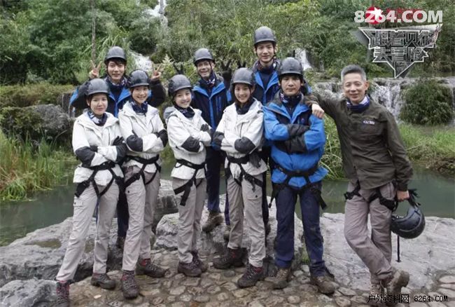 探路者三品牌牵手《跟着贝尔去冒险》为队员保