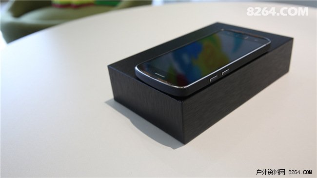 AGM X1三防手机 大容量电池带来更持久的户外