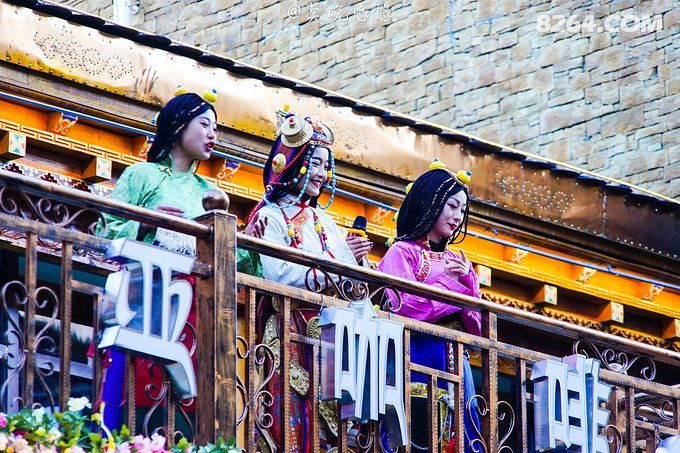 触摸香格里拉遇见2019,难忘的独克宗花巷跨年