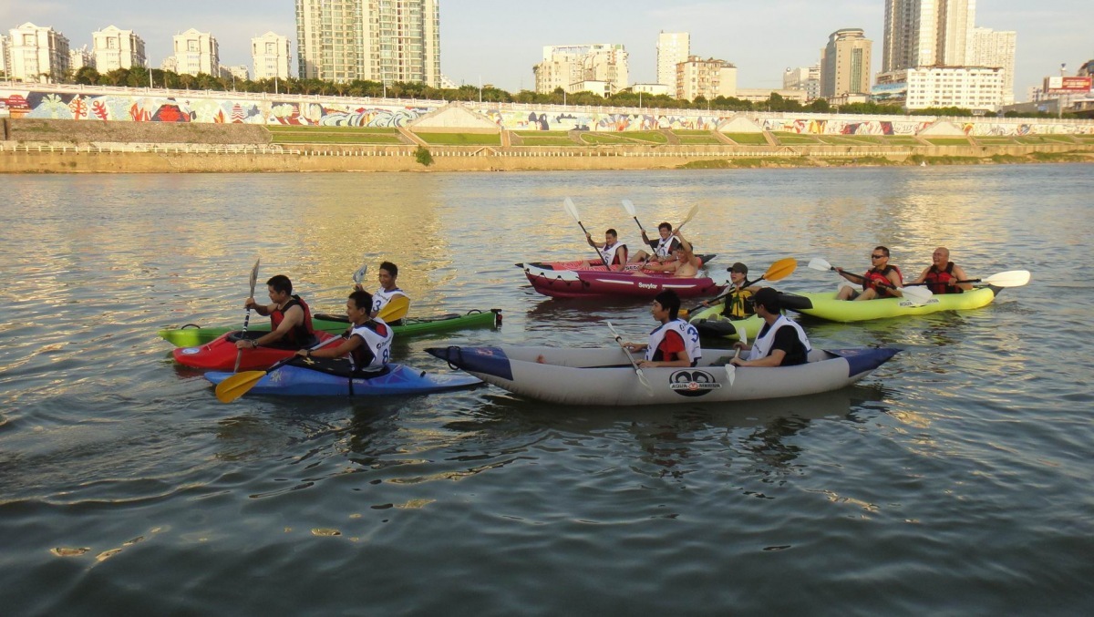 水军奉献水上另类运动皮划艇水球邕江版鼎力打造