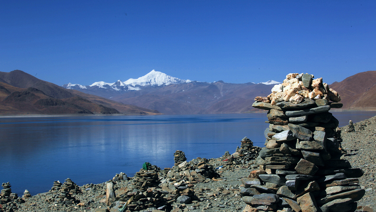 追寻醉美的春天美丽的圣湖羊卓雍湖