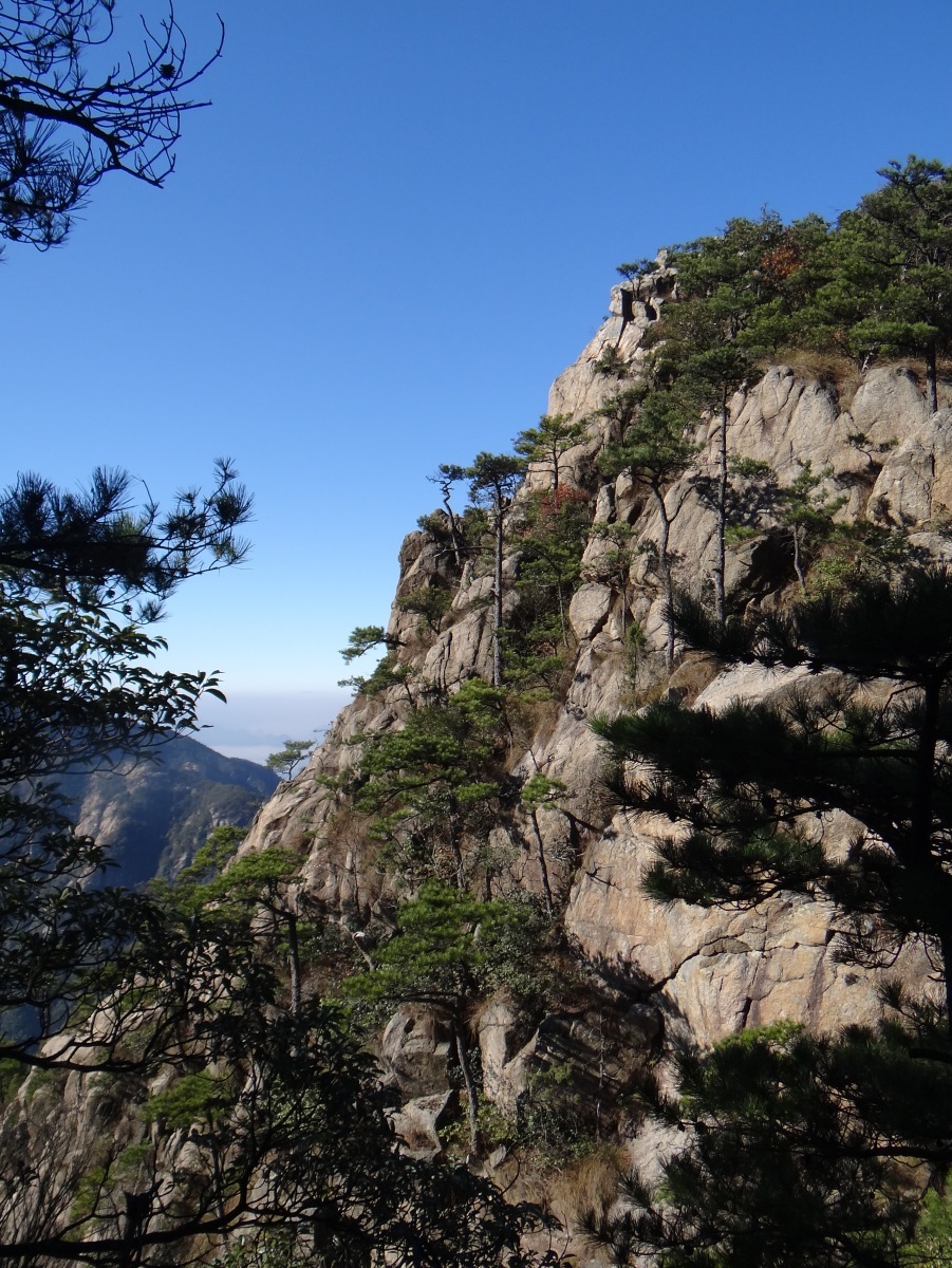 罗汉峰穿饭甄尖