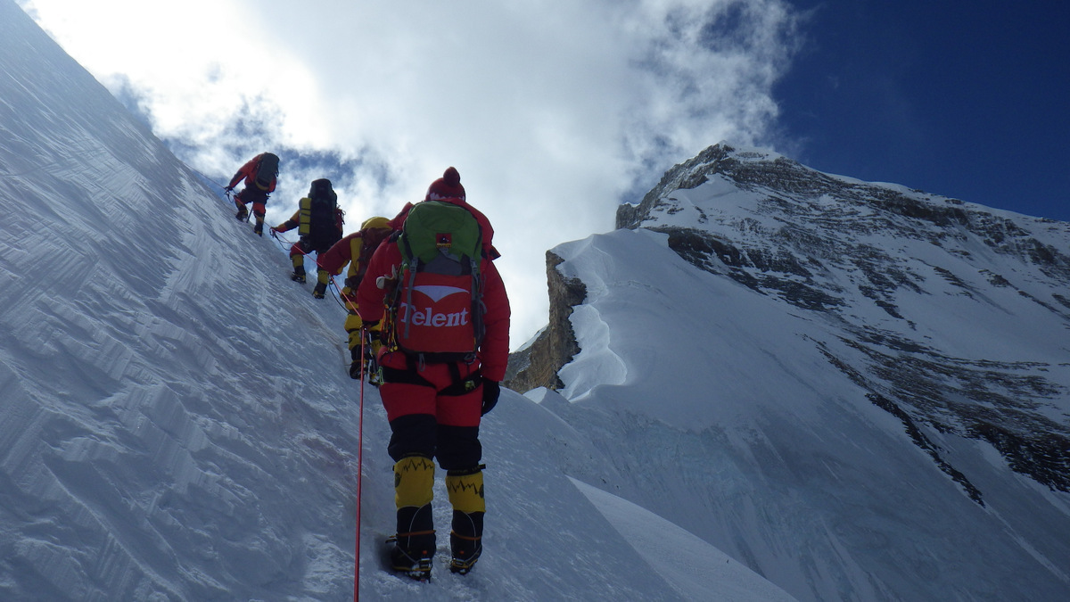 天伦天巅峰梦想--2014--我的珠峰攀登-(成功登顶)