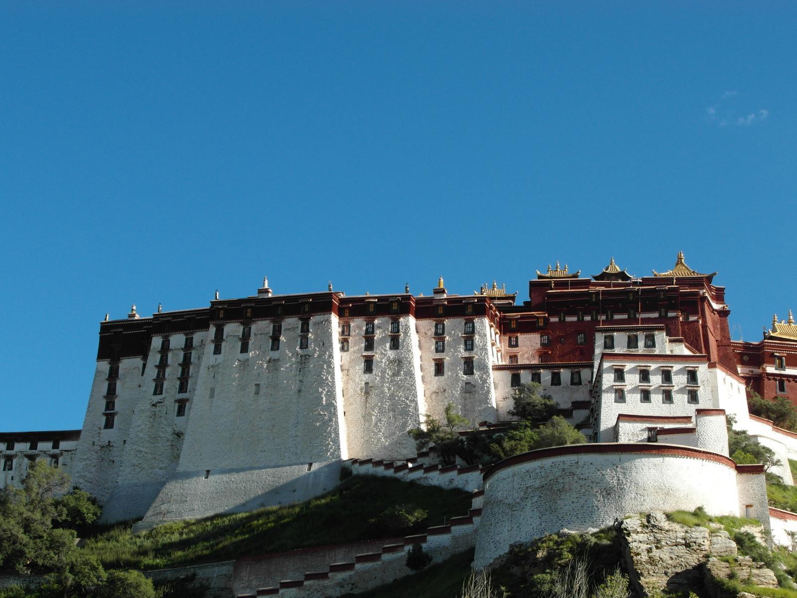 布达拉宫正面