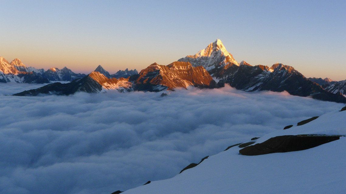 28登顶四姑娘山鹰鸽嘴峰,赏云海滚滚,恋幺妹金身!