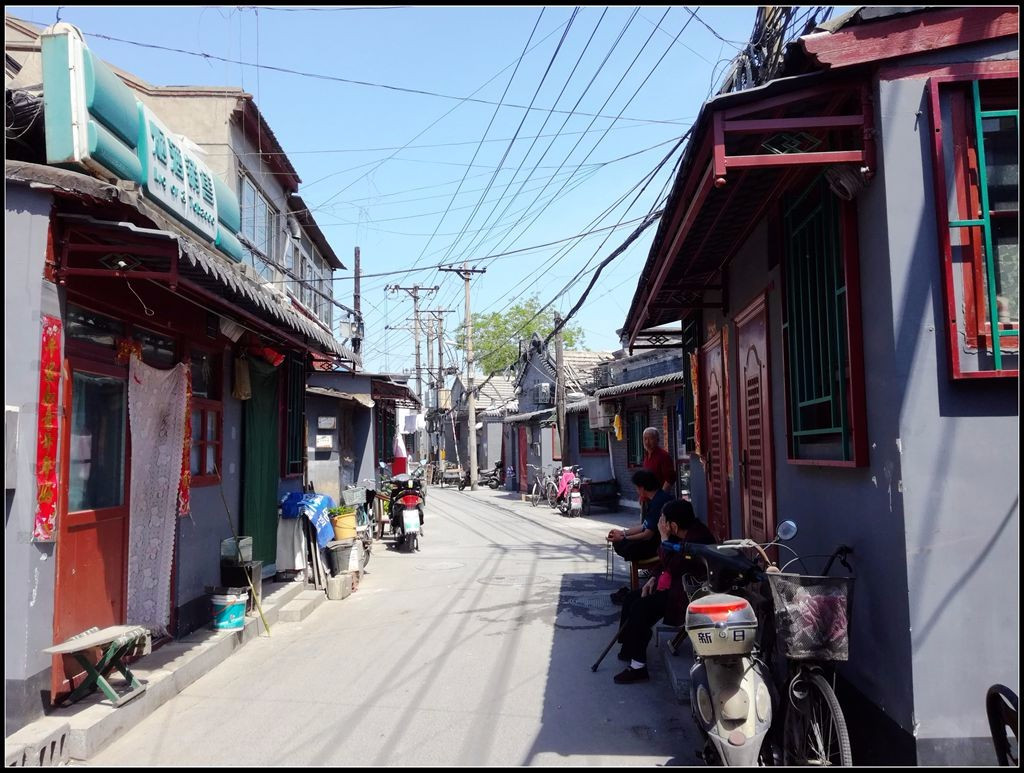 现在,现在石头胡同是中国著名的人文景观街道之一.
