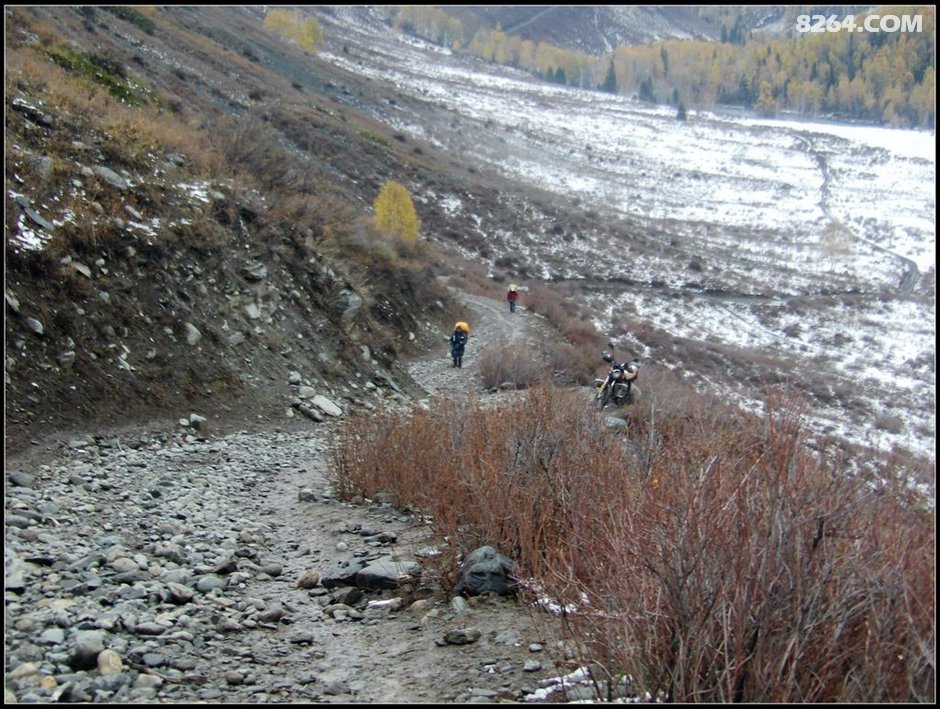 一路泥泞平坦的大路也艰辛收兵贾登峪