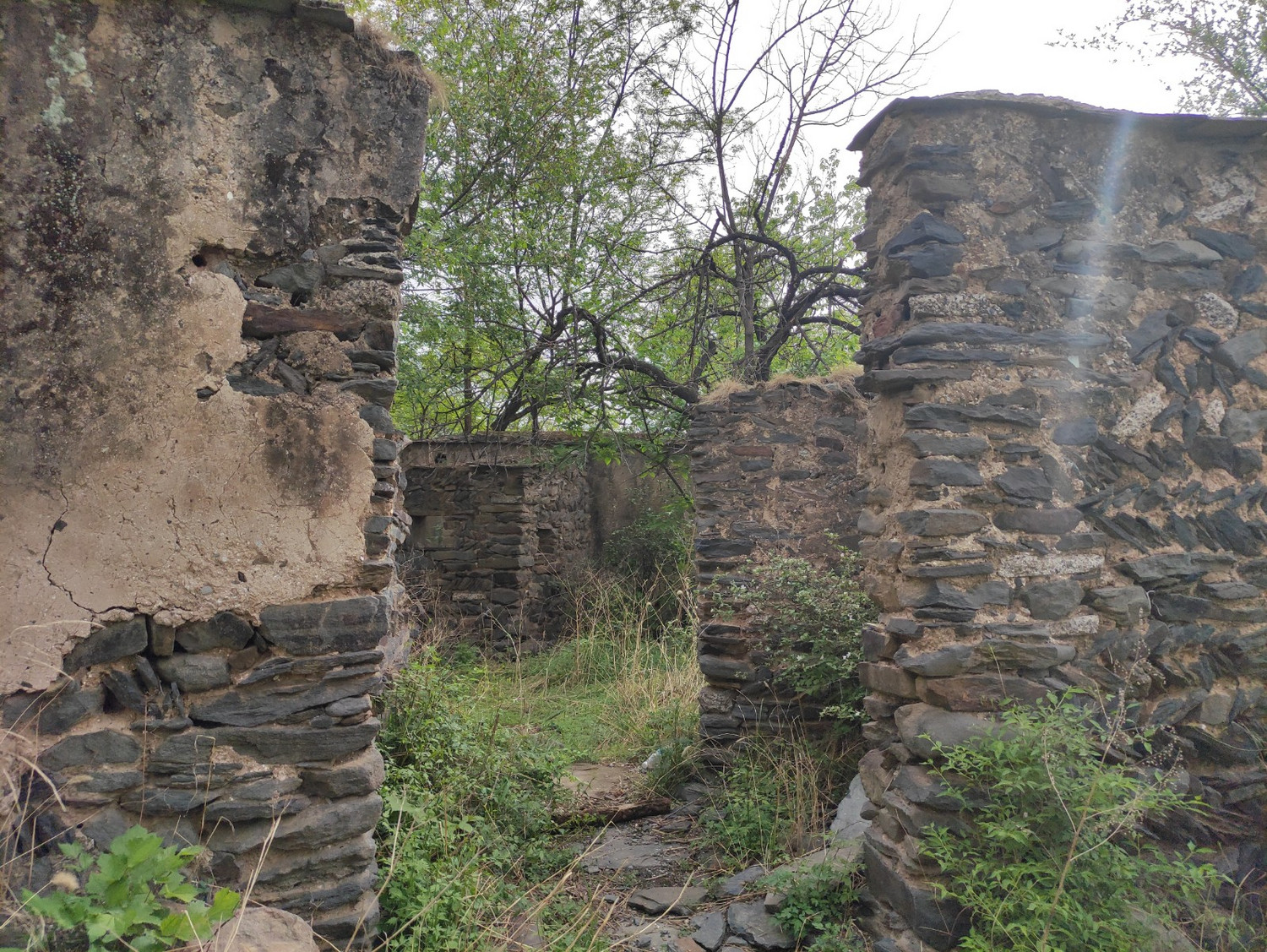 废弃的十字道村